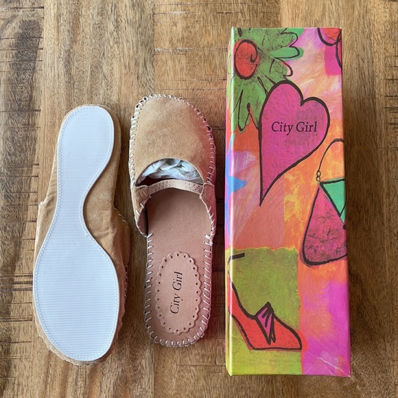 Moccasin style slip on size 8 - Picture 1 of 9